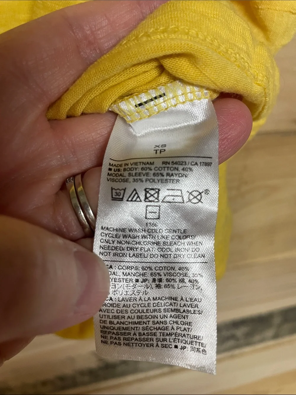 Banana Republic size XS yellow Malibu tee puff sleeves